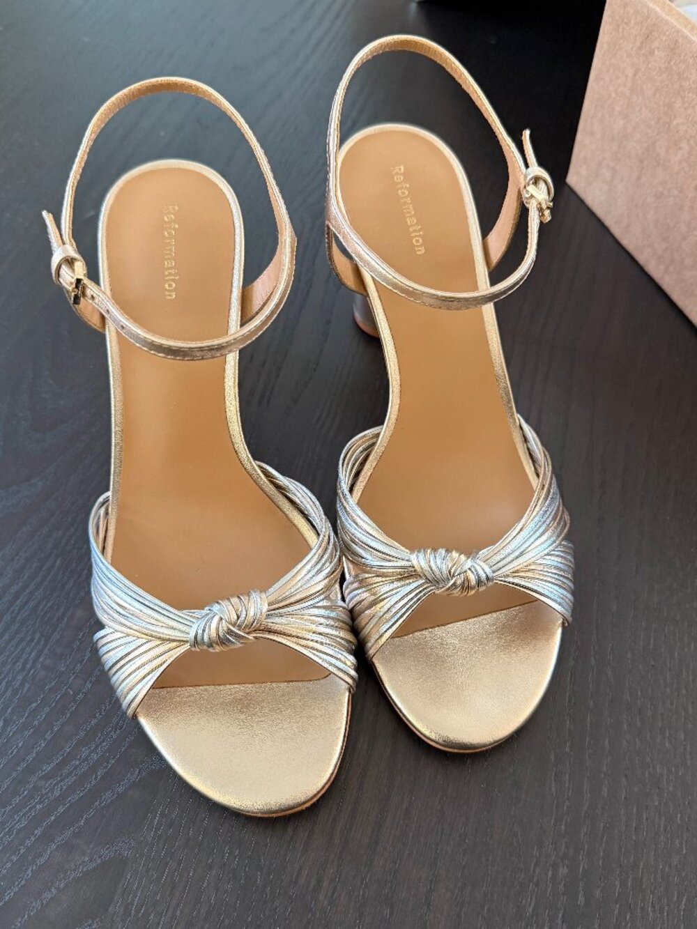 Reformation Petra Cylinder Heel in Gold/Silver, size 8